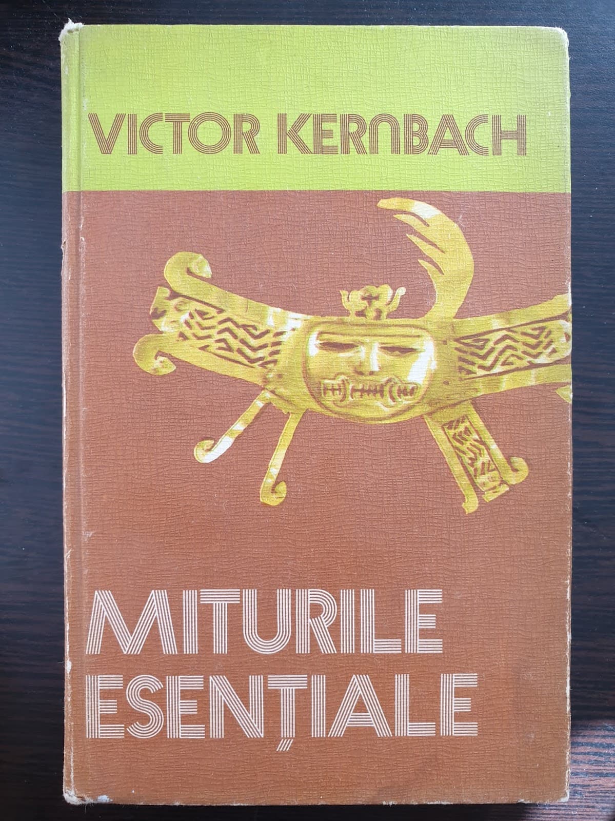 MITURILE ESENTIALE