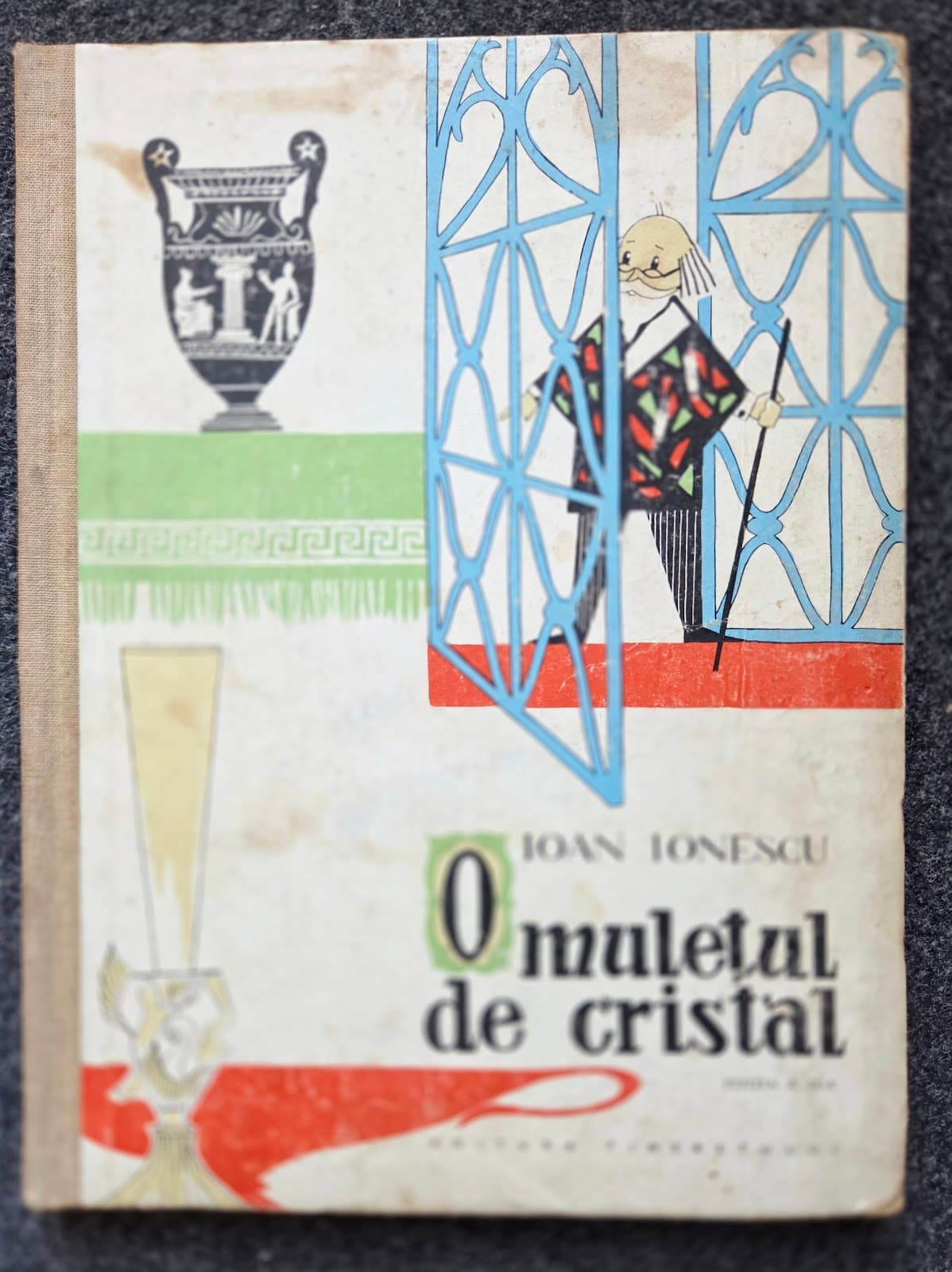 OMULETUL DE CRISTAL