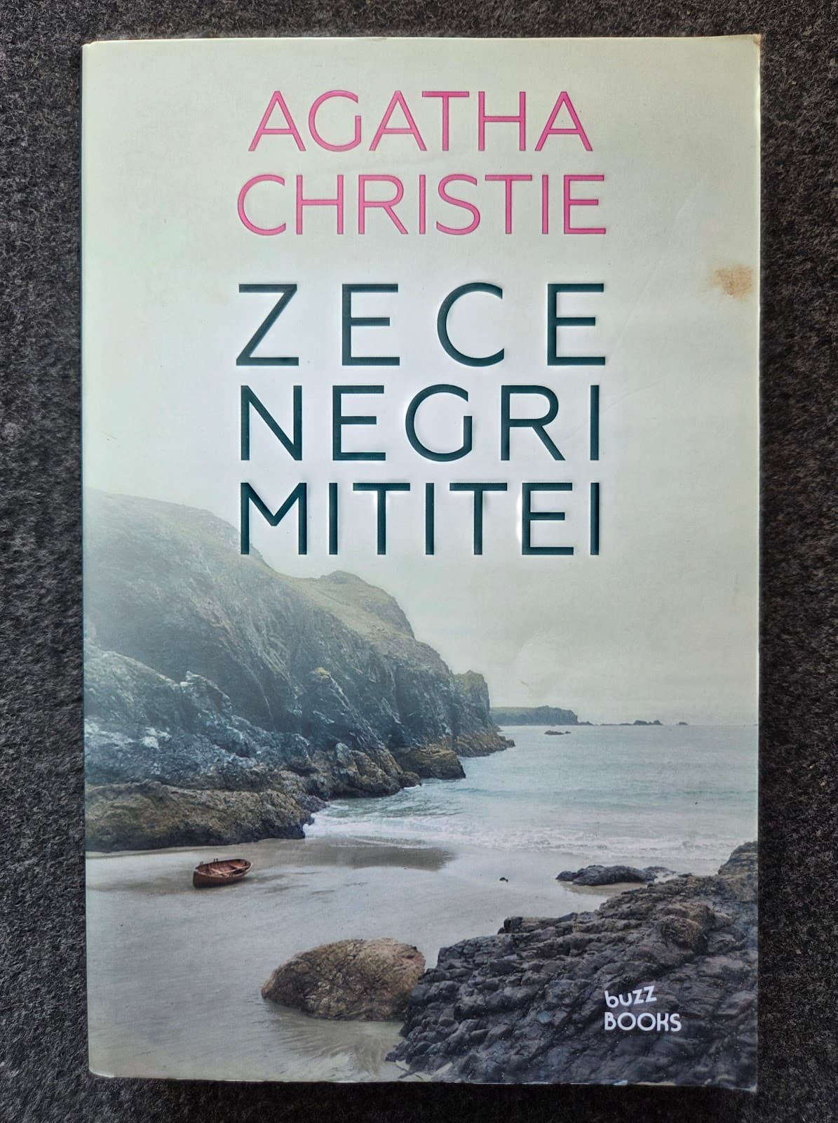 ZECE NEGRI MITITEI